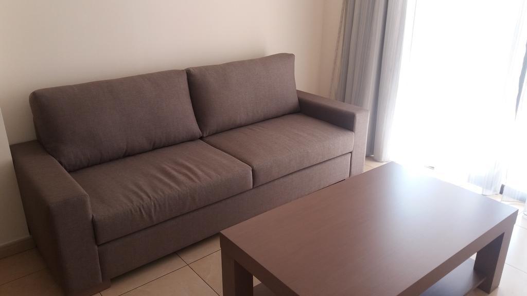 101 Mandritis Court Apartment ลาร์นาคา ภายนอก รูปภาพ