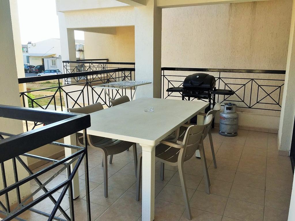 101 Mandritis Court Apartment ลาร์นาคา ภายนอก รูปภาพ