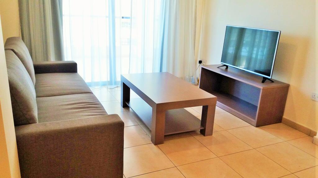101 Mandritis Court Apartment ลาร์นาคา ภายนอก รูปภาพ