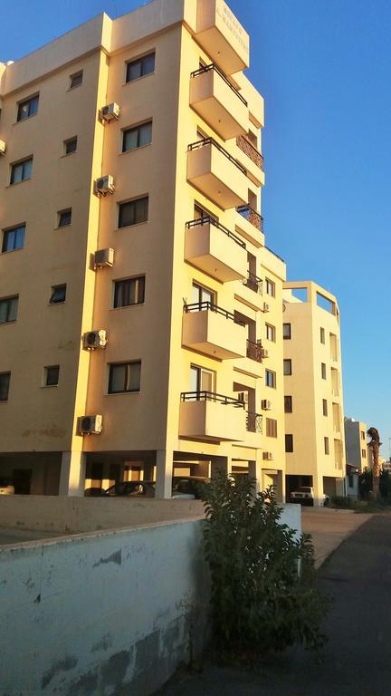 101 Mandritis Court Apartment ลาร์นาคา ภายนอก รูปภาพ