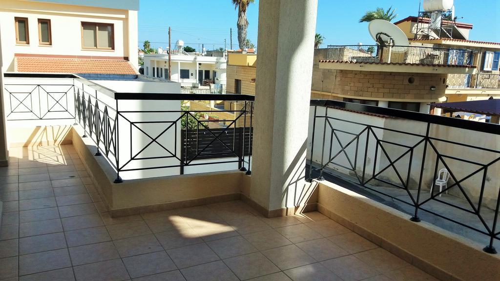 101 Mandritis Court Apartment ลาร์นาคา ภายนอก รูปภาพ