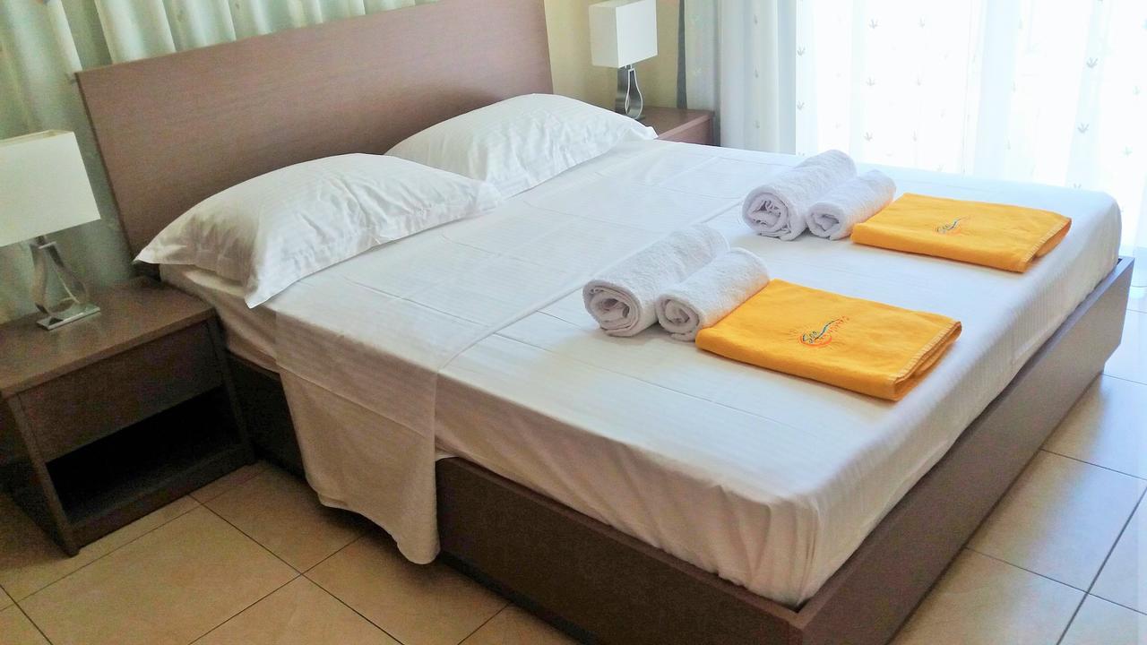 101 Mandritis Court Apartment ลาร์นาคา ภายนอก รูปภาพ